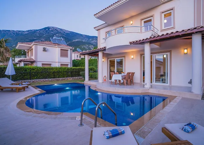 Hanel Life Royale 15 With Private Pool Vila